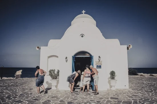 &phi;&omega;&tau;&omicron;&gamma;&rho;ά&phi;&iota;&sigma;&eta; &sigma;&tau;&eta;&nu; &alpha;&gamma;ί&alpha; &nu;ά&pi;&alpha;, &kappa;ύ&pi;&rho;&omicron;&sigmaf;